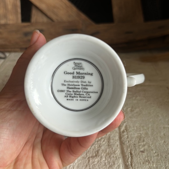 1987 Bessie Pease Gutmann Footed Mug Girl With Dog "Good Morning “ H1929 - Picture 4 of 6